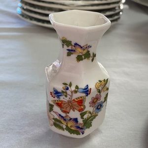 Aynsley Made in England, Fine Bone China Miniature Six Sided Floral Vase